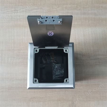 XP-03-B鑫苹三位组合式不锈钢银色地面插座地板接线盒